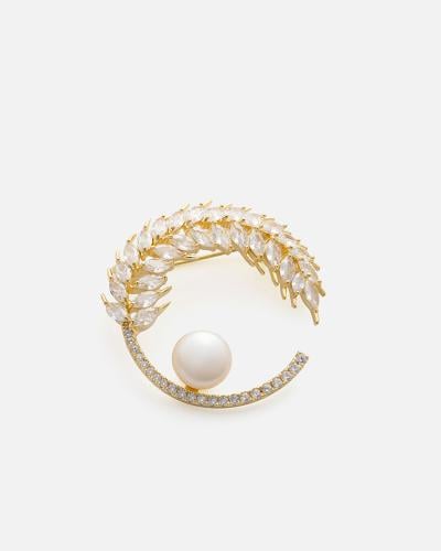 بروش نسائي بتصميم أنيق بلون ذهبي