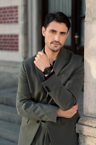 ‎ ساعة رجالية كلاسيك بلون أسود