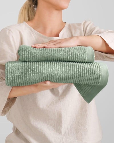 طقم من منشفتين كلاسيك بلون أخضر