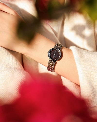 ساعة دُرة النسائية ستيل بلون ذهبي وفضي