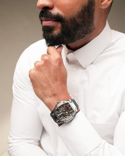 ساعة رجالية اوتوماتيك بلون أزرق