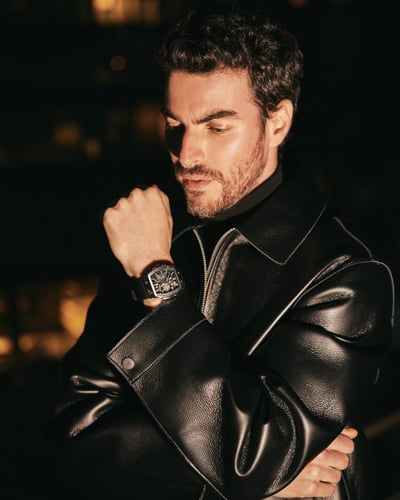 ساعة رجالية اوتوماتيك بلون أسود