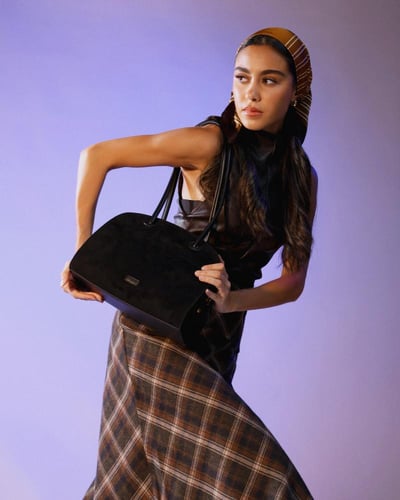 شنطة تالة النسائية مخمل بلون أسود