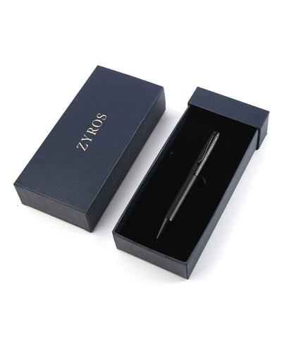 ‎ قلم رجالي فاخر باللون الأسود.