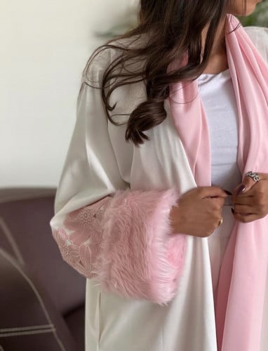 عباية شتوية فاخرة القماش شامواة سكري والأكمام فرو...