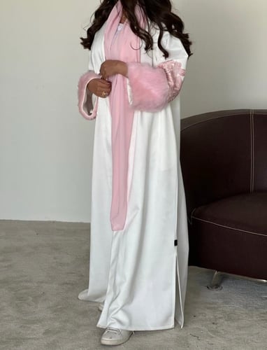 عباية شتوية فاخرة القماش شامواة سكري والأكمام فرو...