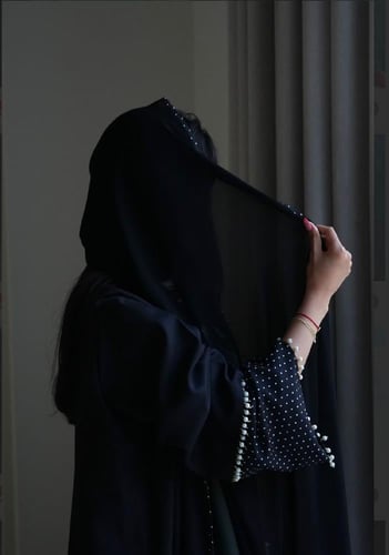 كريب أسود - أكمام منقطة لولو