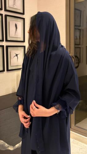عباية كريب كتان كحلي مع اكمام تل