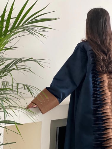 عباية شتوية مميزة القماش شامواه كحلي