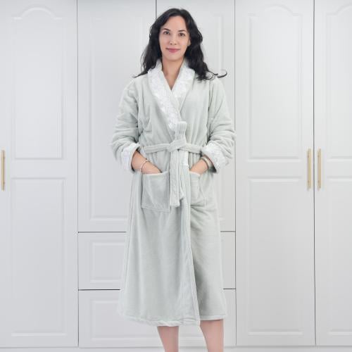 روب حمام بلوجرين سادة مطرز ألوان