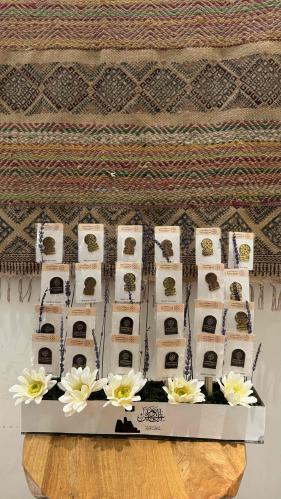 توزيعات بروش يوم التأسيس ٢٤ حبة