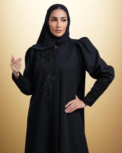 سحر الأسود – عباية مطرزة فاخرة للمناسبات