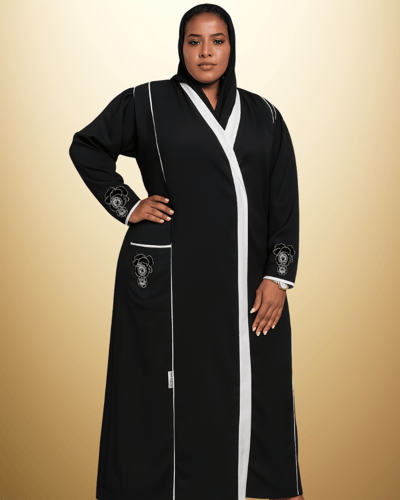 عبايات سوداء لمسة مخمل وخيوط حرير