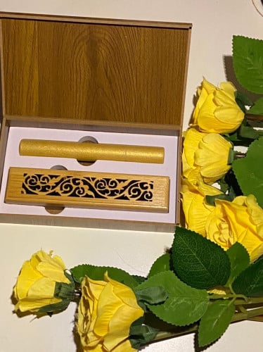 مباخر خشب بأعود العود الطبيعي