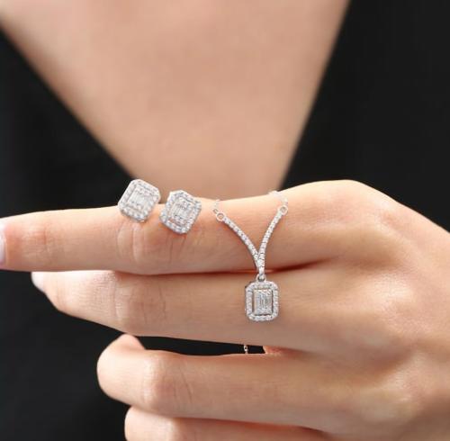 طقم ناعم فضة صافي عيار 925 ( سلسلة وحلق )