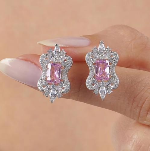 حلق مرصع بالزركون فضة صافي عيار٩٢٥