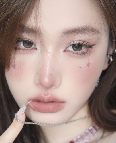 Hapa Kristin Secretive Kristin Plus 1Day Olive عدسات يوميه 10 قطع درجه اوليڤ
