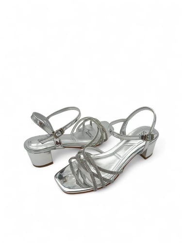 صندل نسائي كعب عريض وقصير