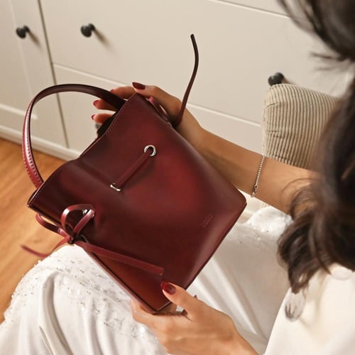 شنطة يد جلد – كاجوال أنيقة بتصميم عملي من متجر سير...