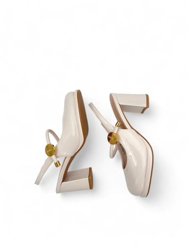 جزمة نسائي سوداء بكعب