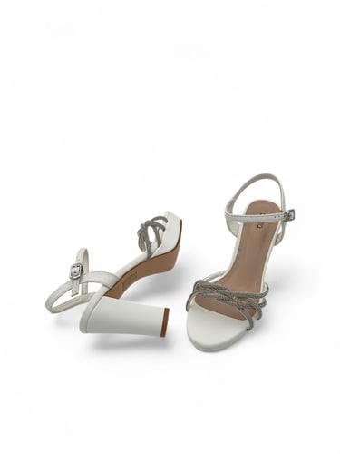 صندل نسائي كعب عريض