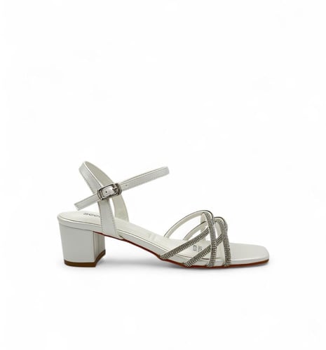 صندل نسائي كعب عريض وقصير