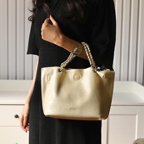 شنطة نسائية كاجول من الجلد اللامع بتصميم توت مع مق...