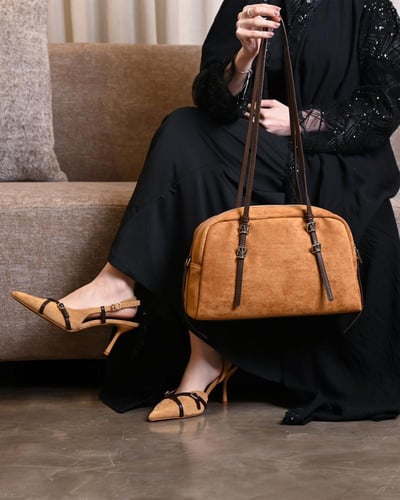 شنطة كتف شموه , تصميم راقي , الوان جذابة وانيقة .