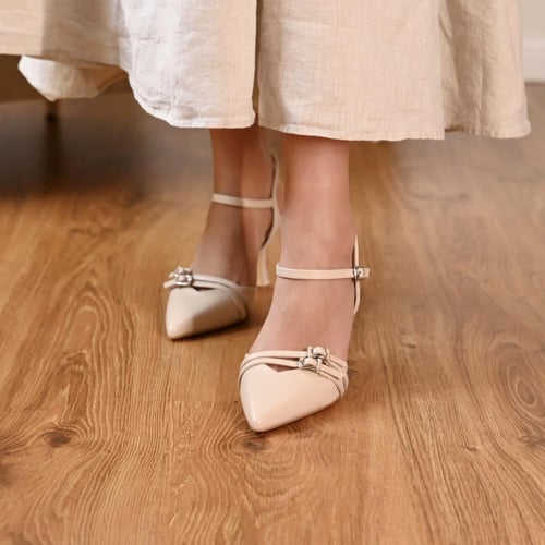 جزمة سوداء كعب عالي – جزمة نسائية أنيقة بتصميم كعب...