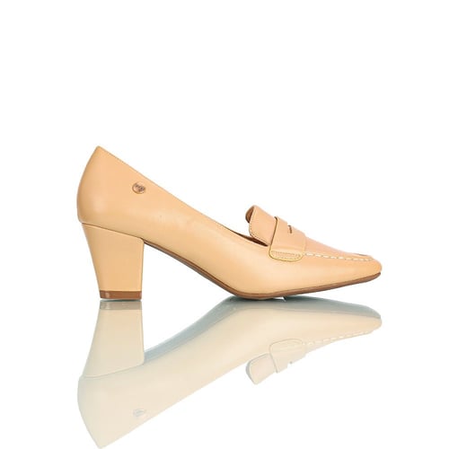 جزمة نسائي بكعب من براند seera