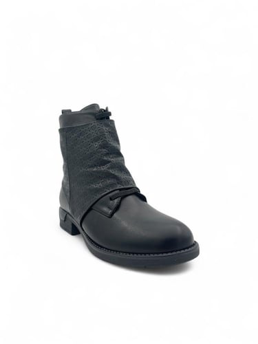 بوت جلد نسائي – بوت نسائي أنيق بتصميم راقي من متجر...