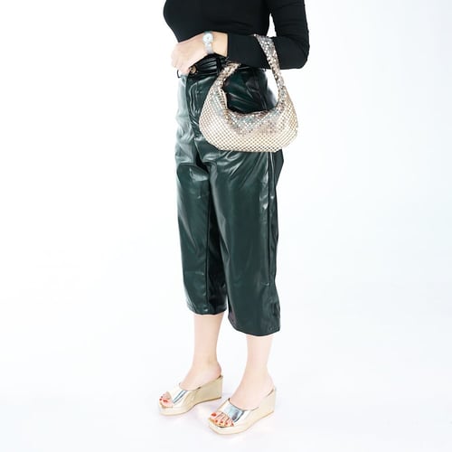 شبشب نسائي بكعب عريض