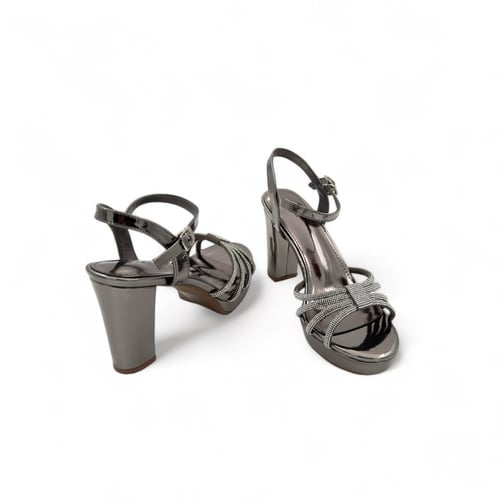 صندل نسائي بتصميم عصرى من سيرة