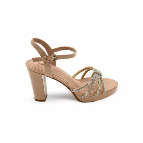 صندل نسائي بتصميم عصرى من سيرة