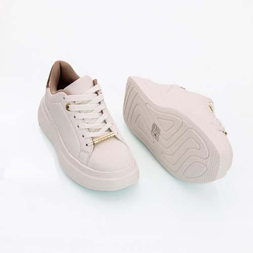 جزمة رياضية بيضاء – جزمة سبورت أنيقة بتصميم بيضاء...