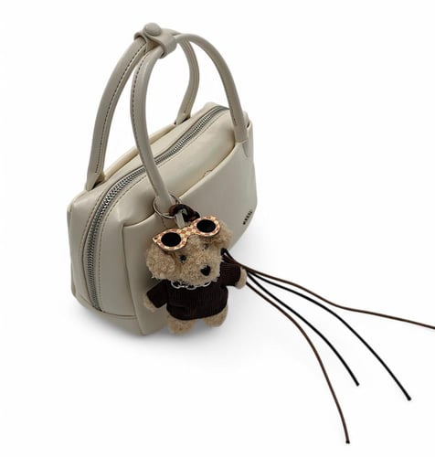 شنطة نسائي كاجول سوداء بتصميم عملي مع قفل معدني