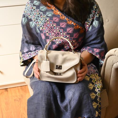 شنطة يد – أنيقة بتصميم كاجوال عملي من متجر سيرة (s...