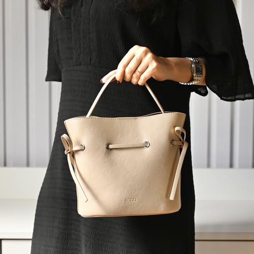 شنطة يد جلد – كاجوال أنيقة بتصميم عملي من متجر سير...