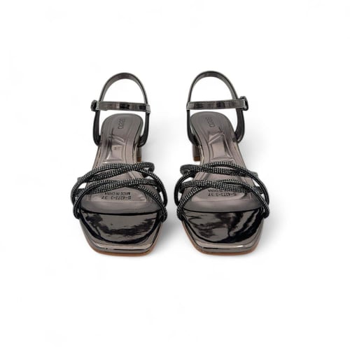 صندل نسائي كعب عريض وقصير