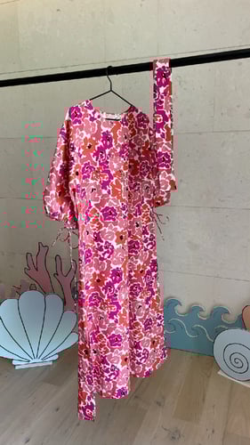 فستان ورود مع شريطة