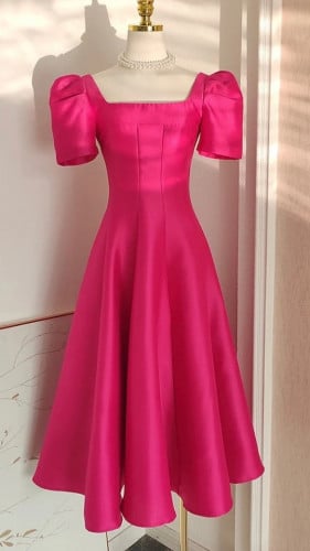 فستان سهرة بأكمام مكشوف الظهر بثلاث ألوان