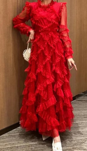 فستان من التل مكشكش بأكمام طويلة بعدة ألوان