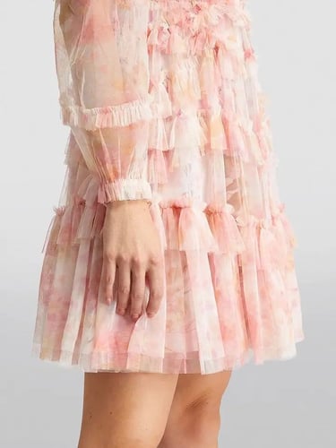 فستان قصير مكشكش ملون