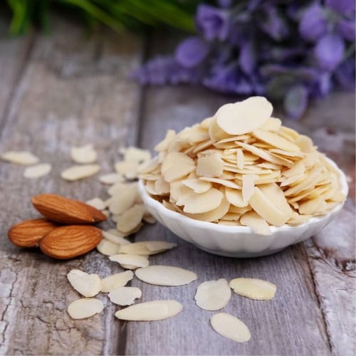 لوز مقشور (شرائح)