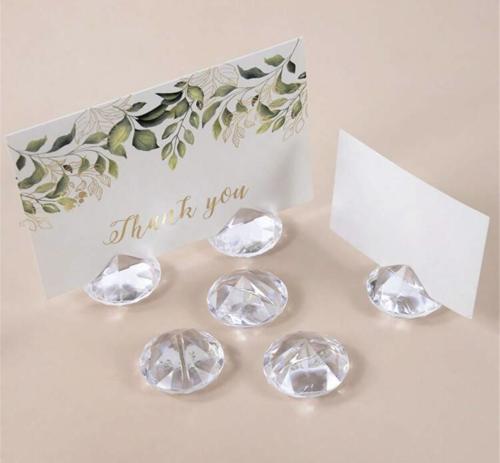 قاعده اوراق على شكلٍ الماس حبة وحده