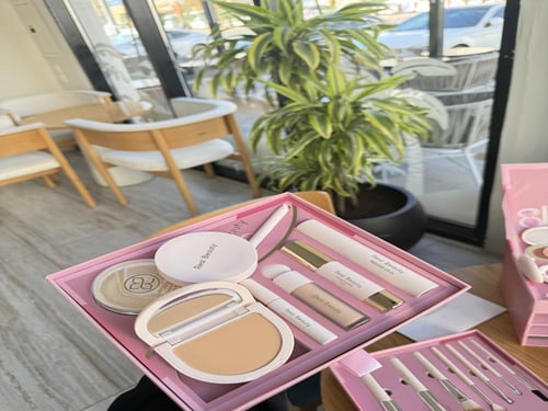 بوكس مكياج سبيشل متميز بديل رير بيوتي