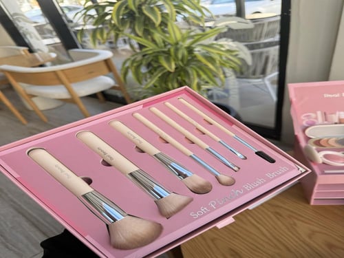 بوكس مكياج سبيشل متميز بديل رير بيوتي