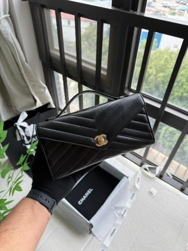CHANEL cross bag
