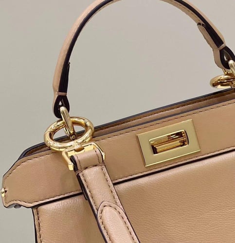 FENDI PEEKABOO ISeeU