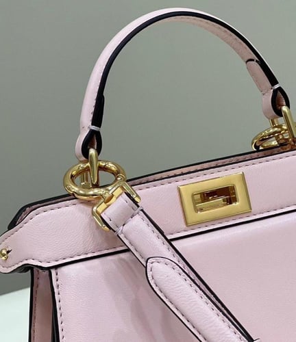 FENDI PEEKABOO ISeeU